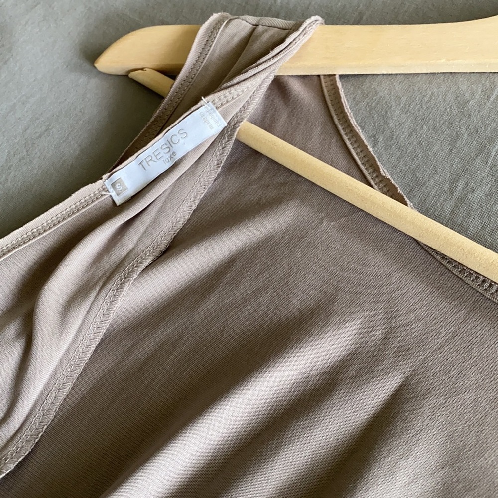 Open Back Tank ☀️ - Picture 5 of 5